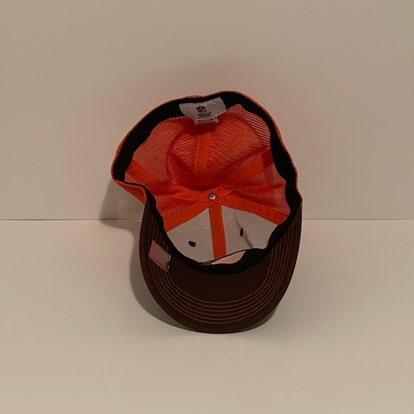 🏈 CLEVELAND BROWNS NFL TEAM APPAREL FOOTBALL BROWN & ORANGE TRUCKER HAT 🏈 - Picture 5 of 8